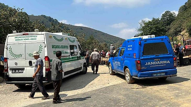 Arazi kavgası abi kardeşi ayırdı