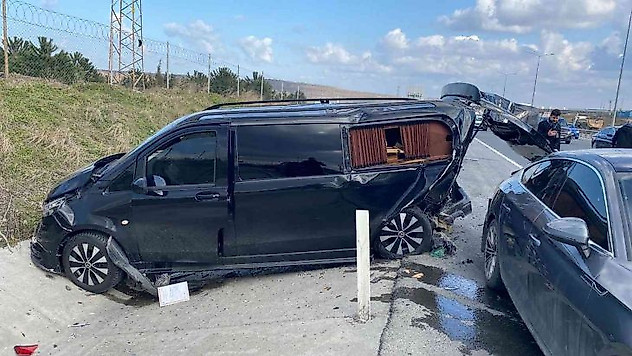 Arnavutköy'de 3 araç birbirine girdi: 1 yaralı