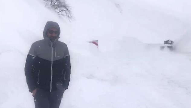 Artvin-Ardahan karayolu Sahara Dağı Geçidi'ne çığ düştü