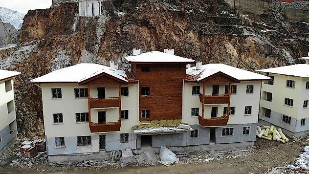 Artvin'in Dereiçi köyünde çıkan yangının üzerinden tam bir yıl geçti