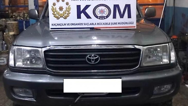 Artvin Merkezli otomobil kaçakçılığı operasyonunda 9 kişi yakalandı