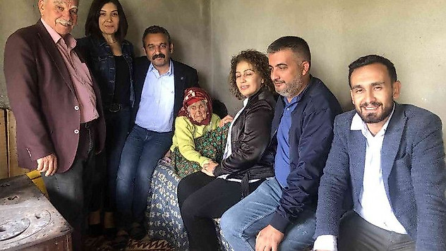 Asırlık Iraz Nine ve şehit annesi Anneler Günü'nde unutulmadı