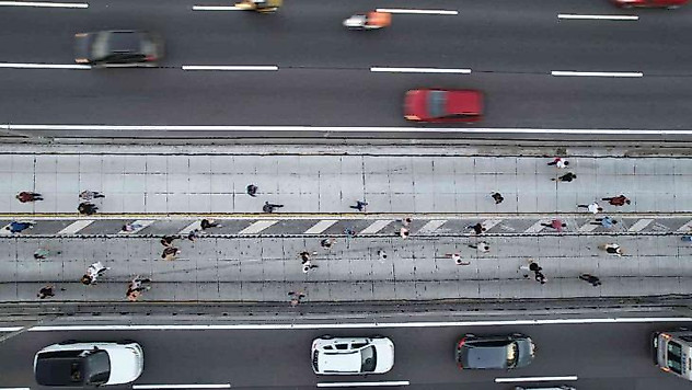 Avcılar'daki metrobüs kazasının yaşandığı bölge dronla görüntülendi