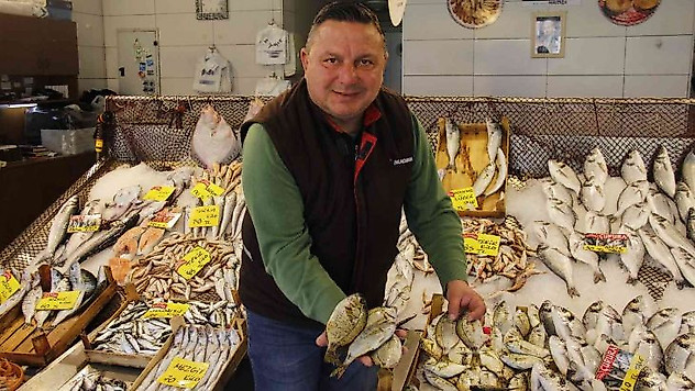 Avlanma yasağı öncesinde, tezgahta balık fiyatları