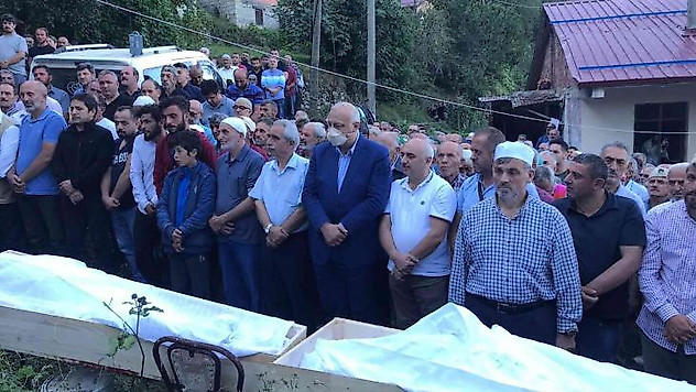 Aynı kaderi paylaşan kuzenler yan yana toprağa verildi