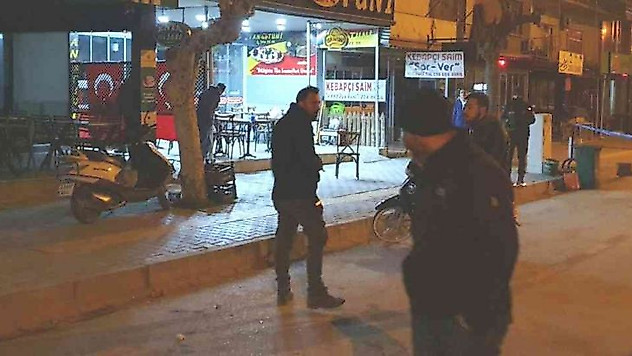 Ayrıldığı genç kız ile erkek arkadaşına kurşun yağdırdı