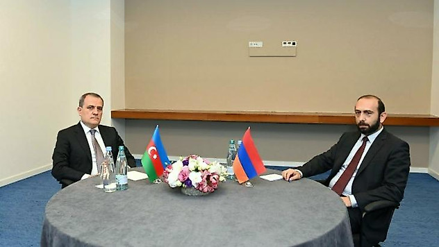 Azerbaycan Dışişleri Bakanı Bayramov, Ermenistanlı mevkidaşı Mirzoyan ile görüştü