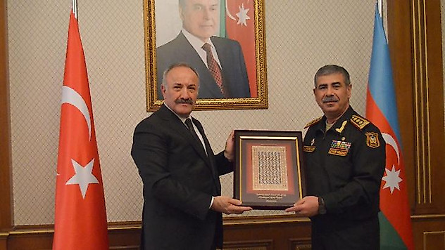 Azerbaycan Savunma Bakanı Hasanov, MGK Genel Sekreteri Hacımüftüoğlu ile bir araya geldi