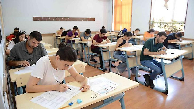 Azerbaycanlı öğrenciler, Anadolu Üniversitesi Açıköğretim Fakültesi yaz okulu sınavlarında ter döktü