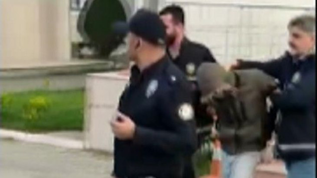 Babası ve babannesini darbedip sosyal medyada paylaştı