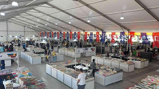 Bağcılar Kitap Fuarı'na çocuklardan yoğun ilgi