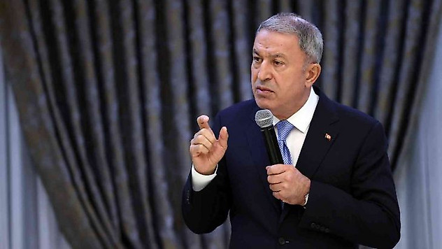 Bakan Akar komutanlar, savunma sanayi şirketlerinin temsilcileri ve bakanlık personeli ile iftar yaptı