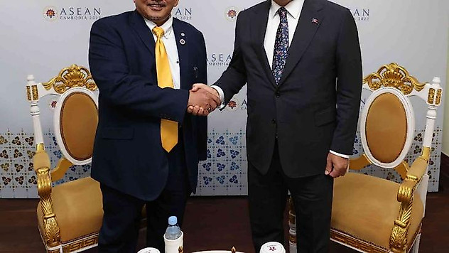 Bakan Çavuşoğlu, Bruneli ve Sri Lankalı mevkidaşları ile görüştü