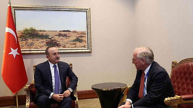 Bakan Çavuşoğlu'ndan Doha'da yoğun diplomasi trafiği