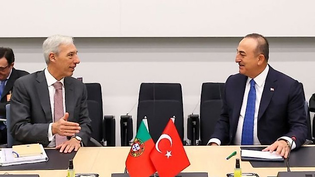 Bakan Çavuşoğlu, Portekizli mevkidaşı Cravinho ile görüştü