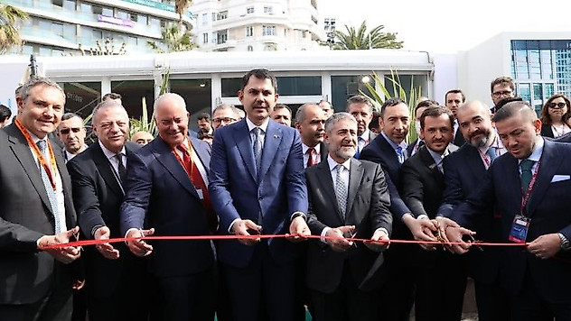 Bakan Kurum ve Bakan Nebati yabancı yatırımcılarla bir araya geldi