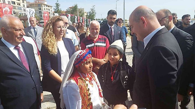 Bakan Soylu, harçlıklarını Pakistan'a bağışlayan öğrencileri tebrik etti