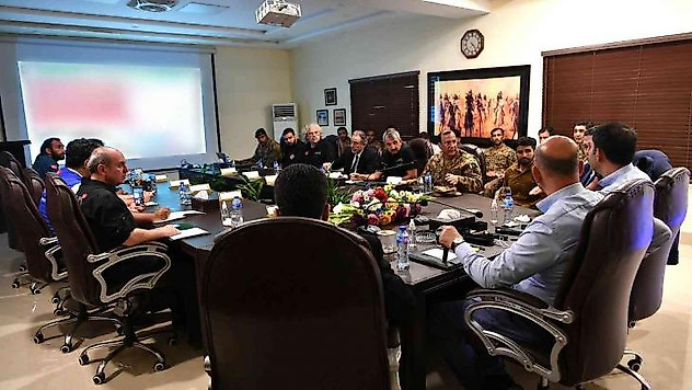 Bakan Soylu ve Bakan Kurum Pakistan'da Badin Garnizonu'nu ziyaret etti