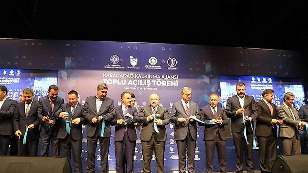 Bakan Varank'tan Diyarbakır'a müjde