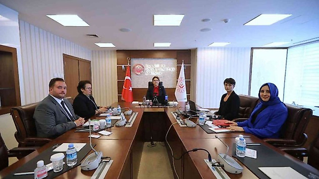 Bakan Yanık: 'Gerek eğitim gerekse girişimcilik noktasında tüm tarafların desteğini alarak kadınların girişimcilik potansiyellerini ortaya çıkarmak üzere politikalar geliştirmeliyiz'