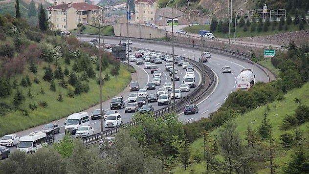 Bayram dönüşü TEM'de yoğunluk