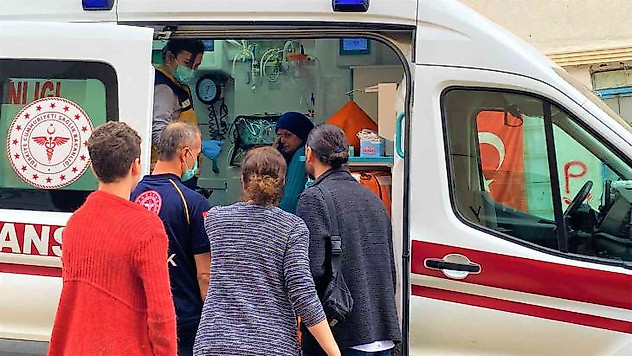 Bayram günü komşular birbirine girdi, anne ve oğlu yaralandı
