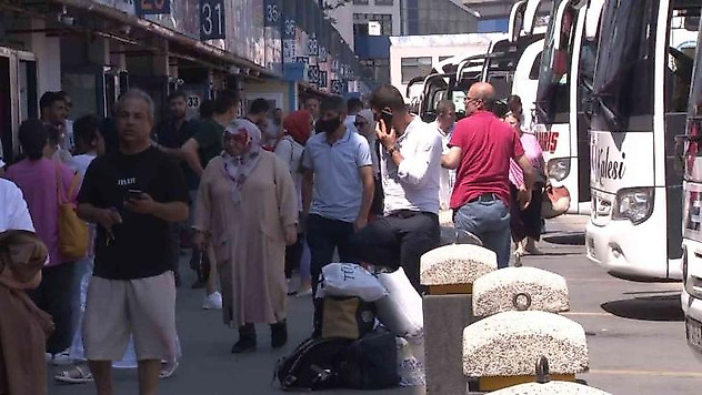 Bayram sonrasında otogarda yoğunluk devam ediyor