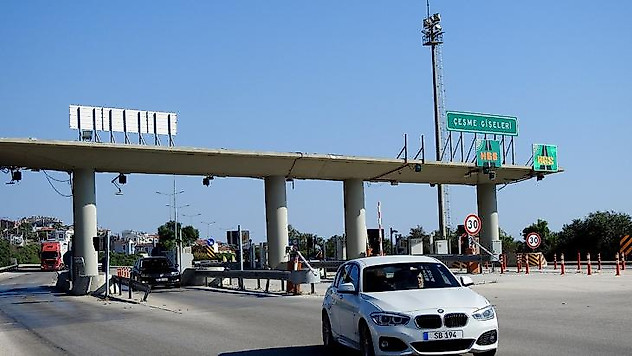 Bayram tatilinde Çeşme otoyolundan giriş-çıkış yapan araç sayıları belli oldu