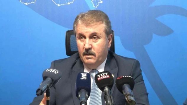 BBP lideri Destici: 'Öğretmenlerimizin kendilerini terör örgütlerinin uzantılarından ayırması lazım'