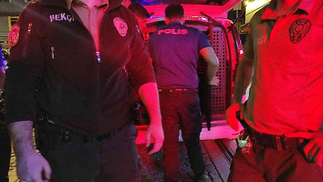 Bekçilere küfreden şahıs gözaltına alındı