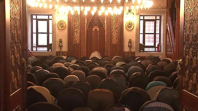 Belediye Başkanı Murat Aydın, bayram namazını Beykozlularla birlikte kıldı