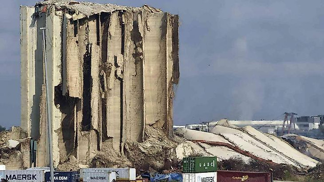 Beyrut Limanı'ndaki silonun kuzey kısmı tamamen yıkıldı