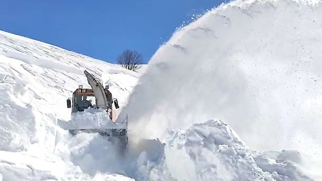 Bingöl'de kapalı olan 32 köy yolunda çalışma sürüyor