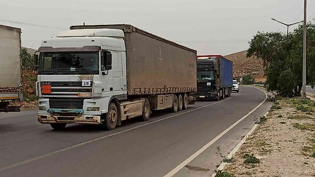 BM'den İdlib'e bayram öncesi 16 tır insanı yardım