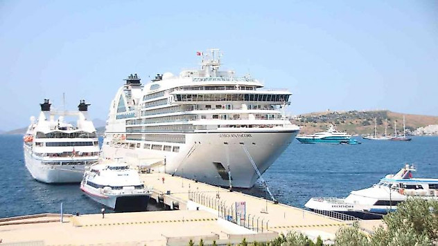 Bodrum'da deniz turizmi bereketli geçiyor