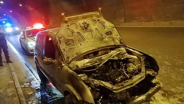 Bolu Dağı Tüneli'nde yanan otomobil kullanılamaz hale geldi