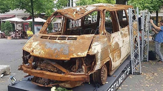 Bucha'da vurulan araç Berlin'de sergileniyor
