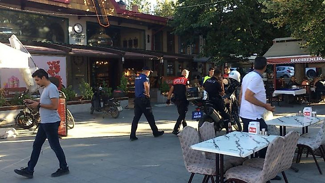 Budama makası ve bıçakla birbirlerine girdiler: 3 yaralı