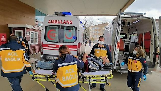Bursa'da üçüncü kattan düşen işçi ağır yaralandı