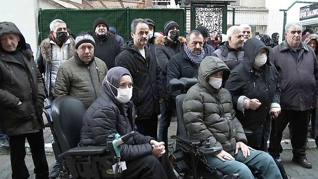 Bursa'da yönetici kaçtı, sitenin doğalgazı kesildi, 3 bin kişi soğukta kaldı