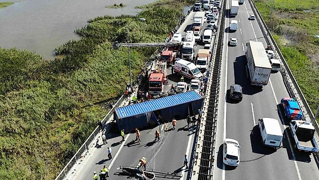 Büyükçekmece TEM'de feci kaza