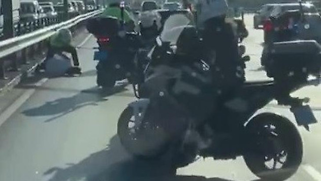 Çalıntı araçla şehir turuna polis 'dur' dedi
