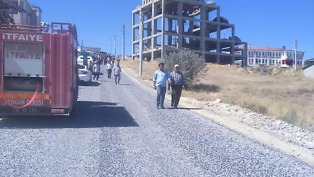 Cami inşaatında iskele çöktü: 4 işçi yaralandı