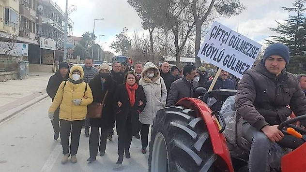 CHP'li Karaca üreticilerin traktörlü protestosuna katıldı