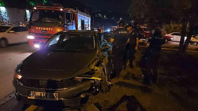 Cip otomobille çarpıştı: 3'ü çocuk 6 yaralı