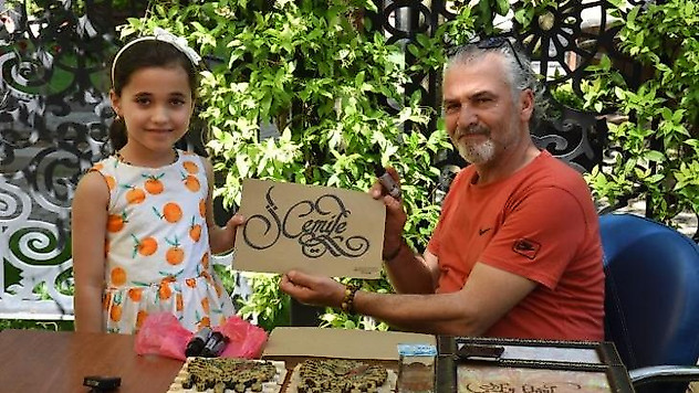 Çocuklar Tarih Şeridi'nde ebru ve hat sanatı ile tanıştı