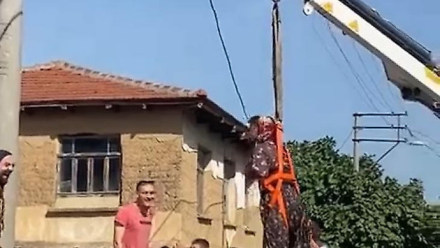 Damat evlendiğine evleneceğine pişman oldu
