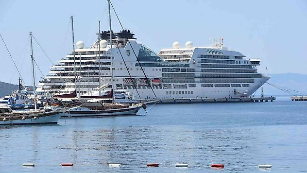 Dev yolcu gemisi 268 yolcusuyla Bodrum'a geldi