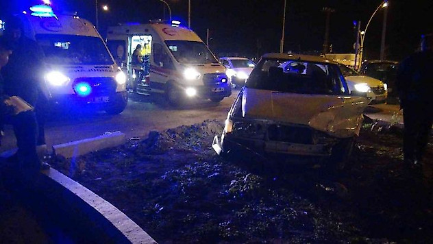 Diyarbakır'da trafik kazası: 3 yaralı