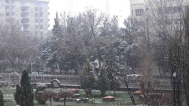 Diyarbakır, Mart ortasında beyaza büründü